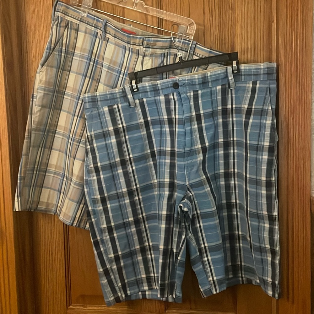 Izod men’s shorts. 2pair plaid.  Size W42 L 10 in. See pricing below
